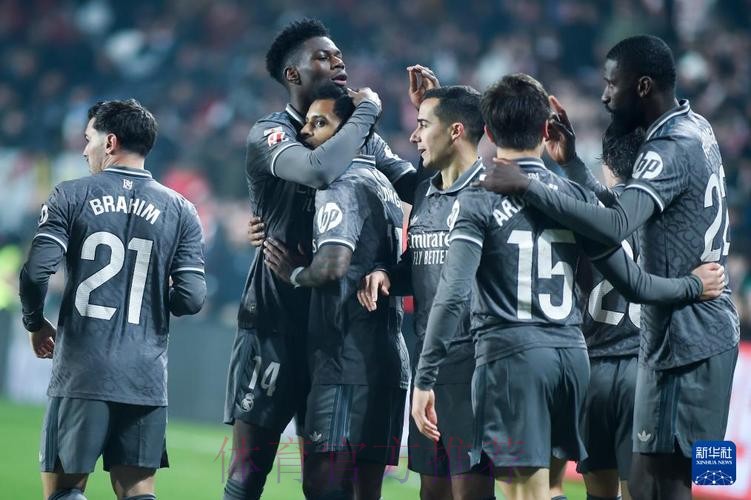 西媒:维尼修斯与巴列卡诺门将冲突 要他赛后碰一碰